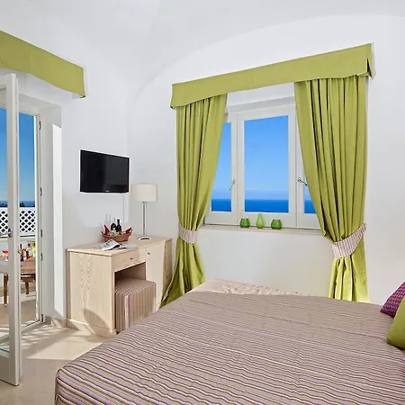 Wine Hotel 3*