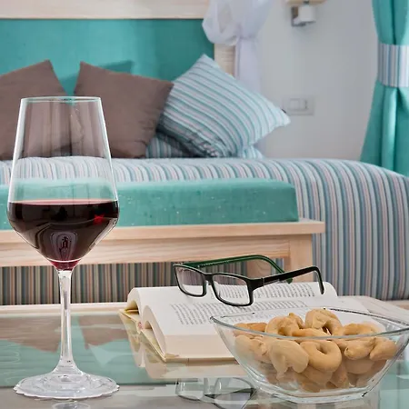 Отель Wine 3*